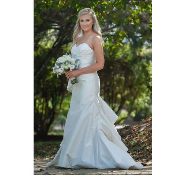 Blush by Hayley Paige Daffodil Ivory Dress Size 12 - Picture 3 of 6